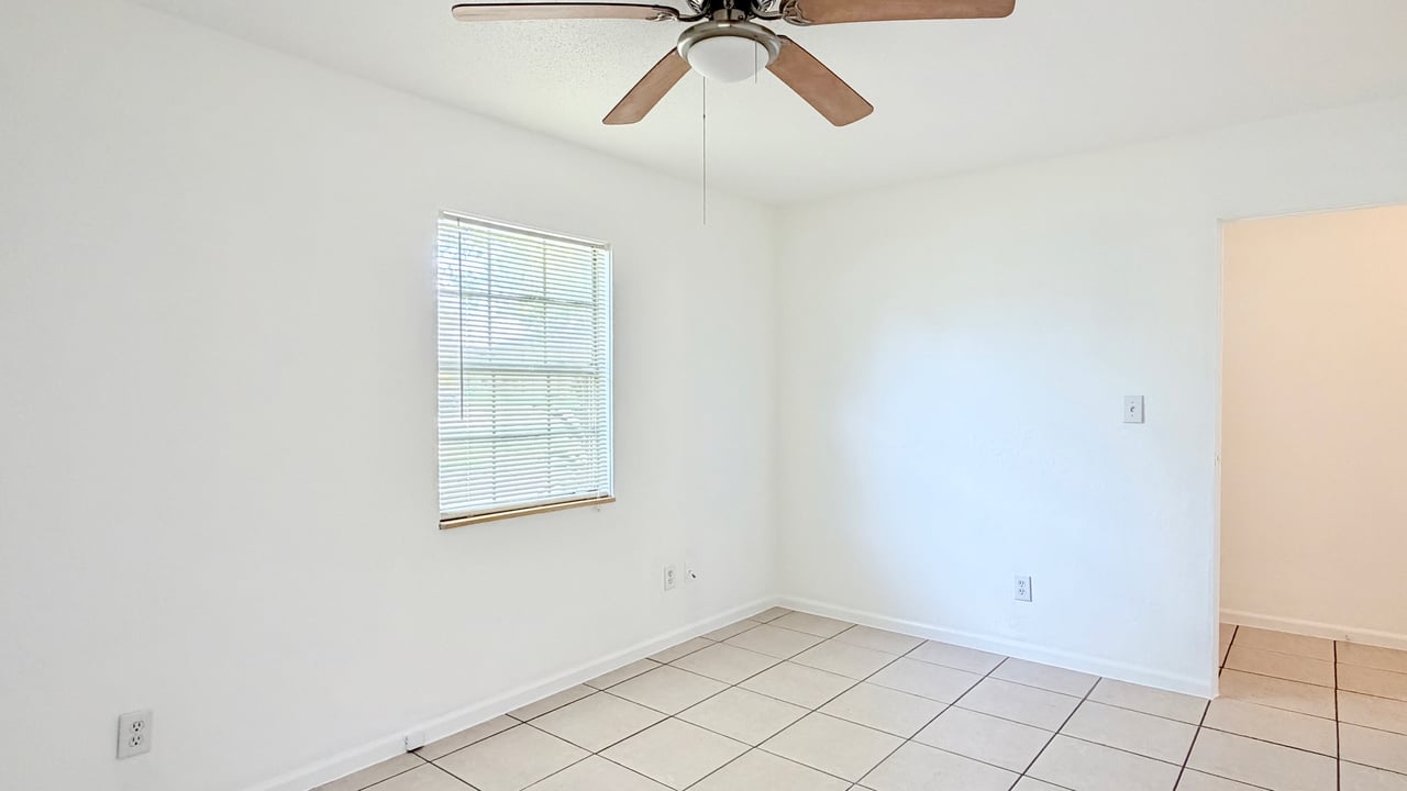 Casselberry Three-Bedroom, Two-Bathroom Duplex Unit with Private Yard