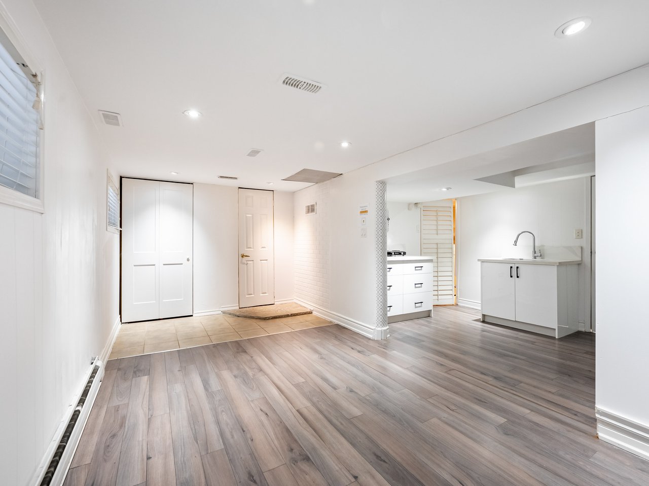 28 Lakeland Crescent