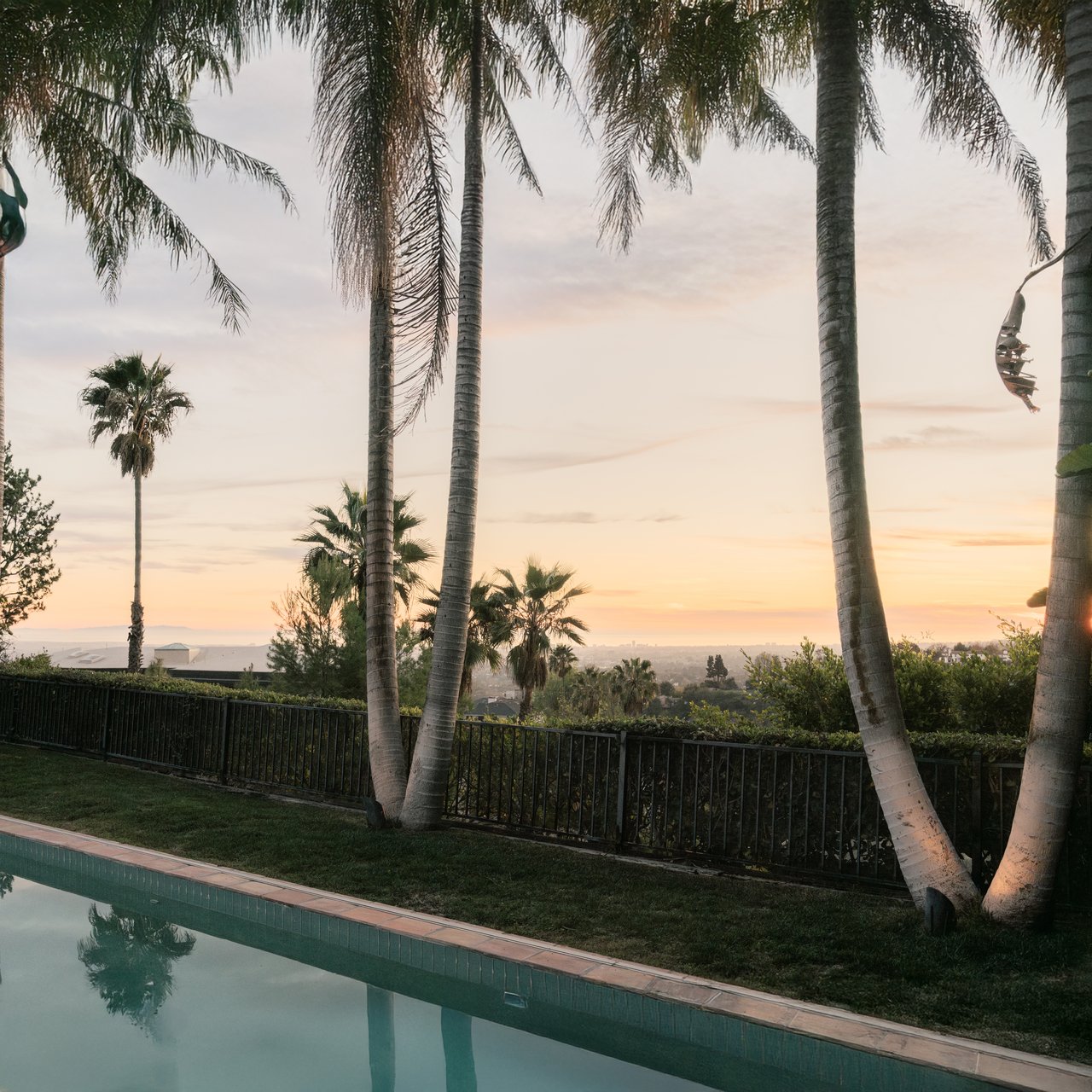 1665 Summitridge Dr, Beverly Hills