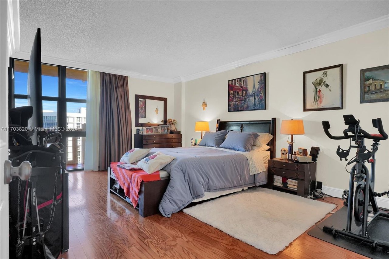 1121 Crandon Blvd, #E803