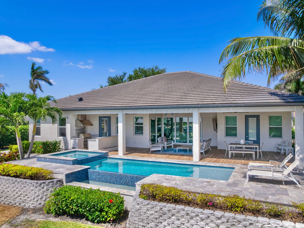 6617 Joanna CIR