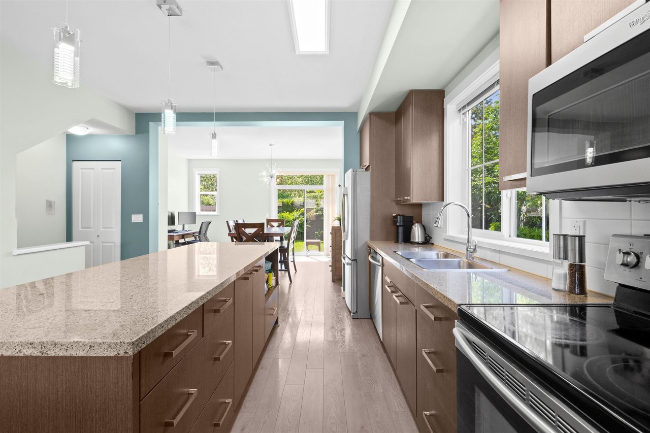 83-14838 61 Ave