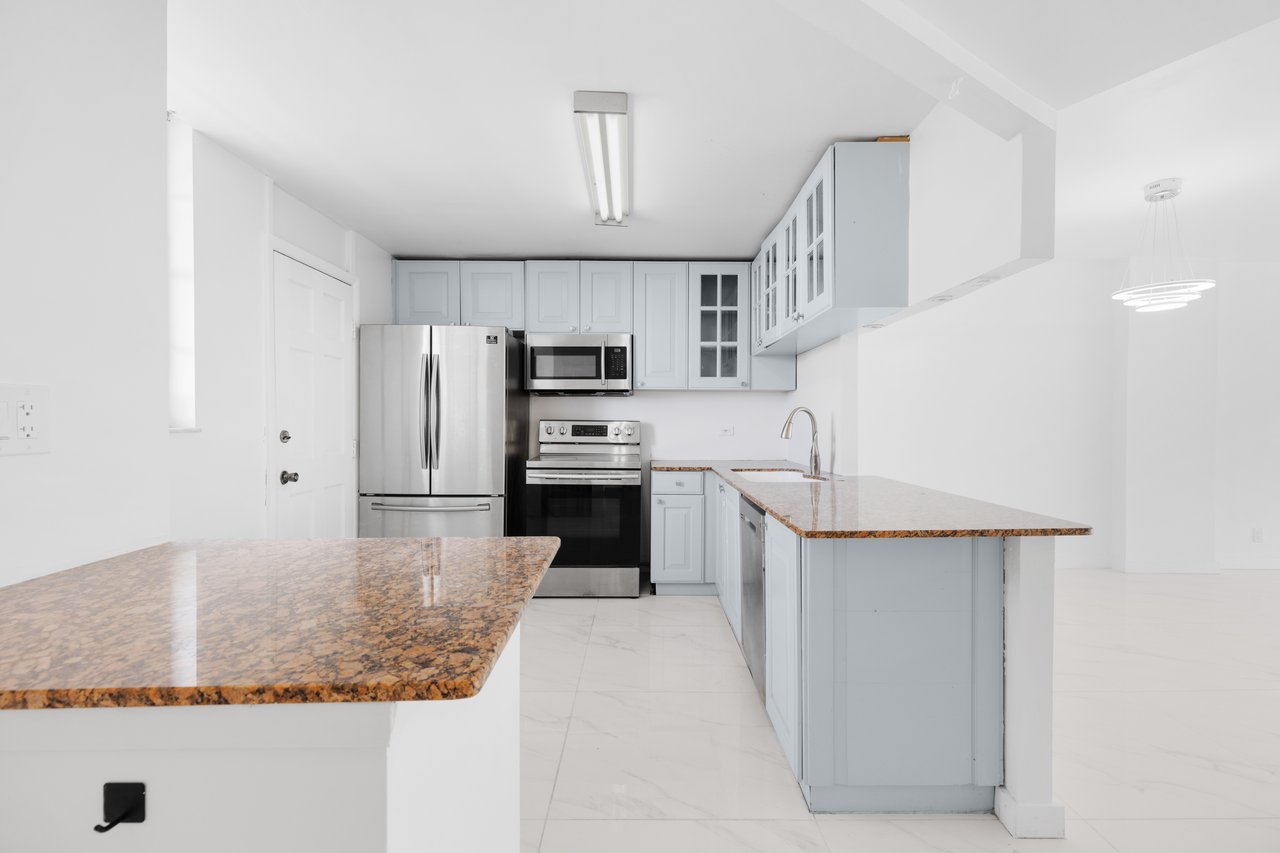3545 NE 166th St #1004 North Miami Beach