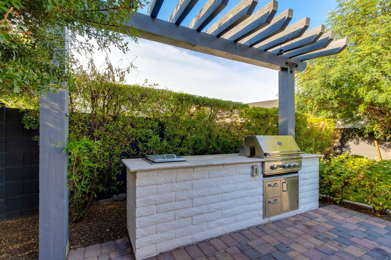 6647 E Calle Redondo