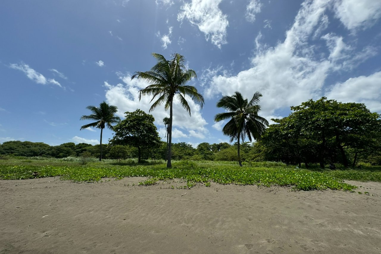 One of a kind Beach Front Parcel in Junquillal Junquillal,
