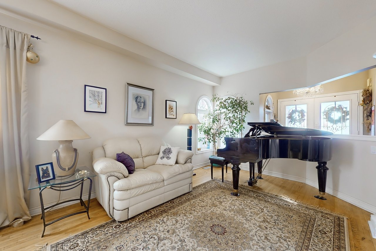 189 Humberland Dr