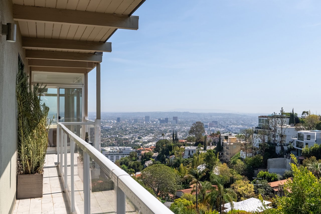 8460 Franklin Ave, hollywood hills