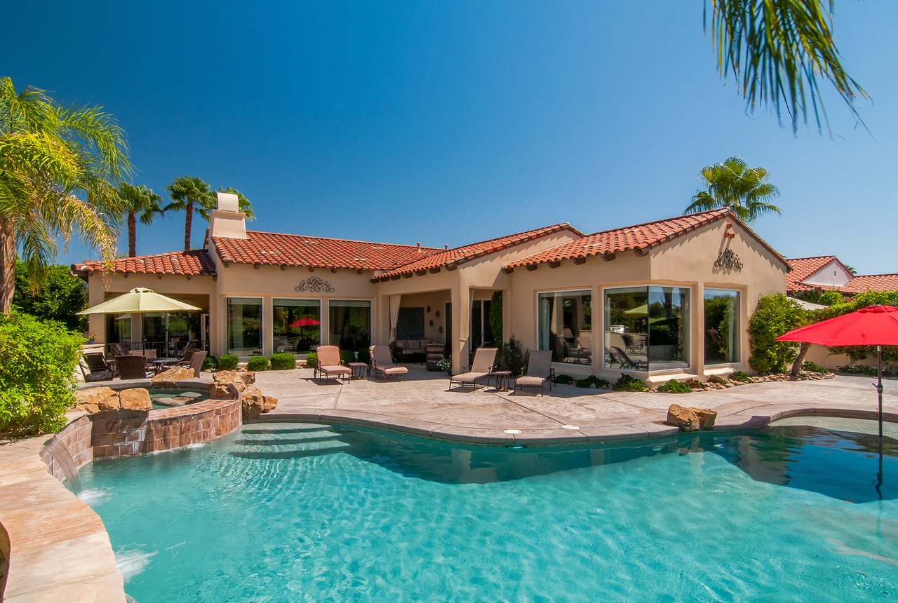 Mission Hills CC: Views + Lifestyle + Golf