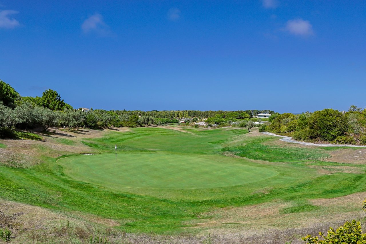 Japanese-Inspired Villa in Bom Sucesso Resort, Óbidos