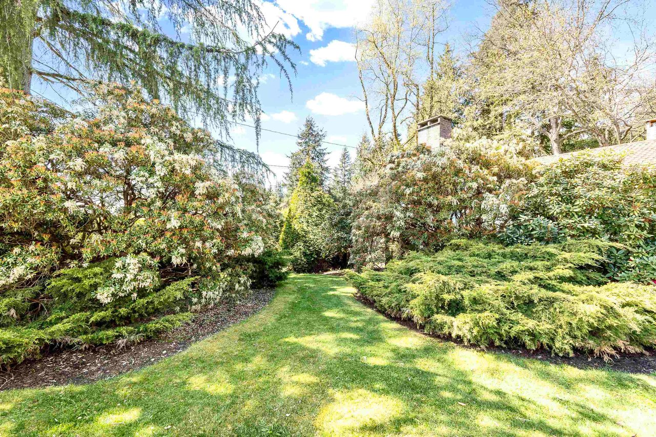 580 Granada Cres