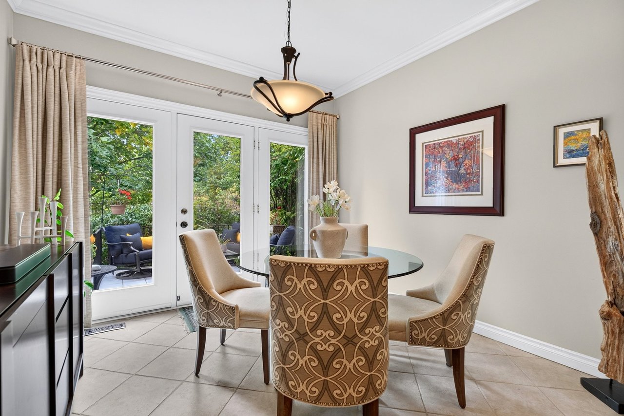 Executive Millcroft Townhome