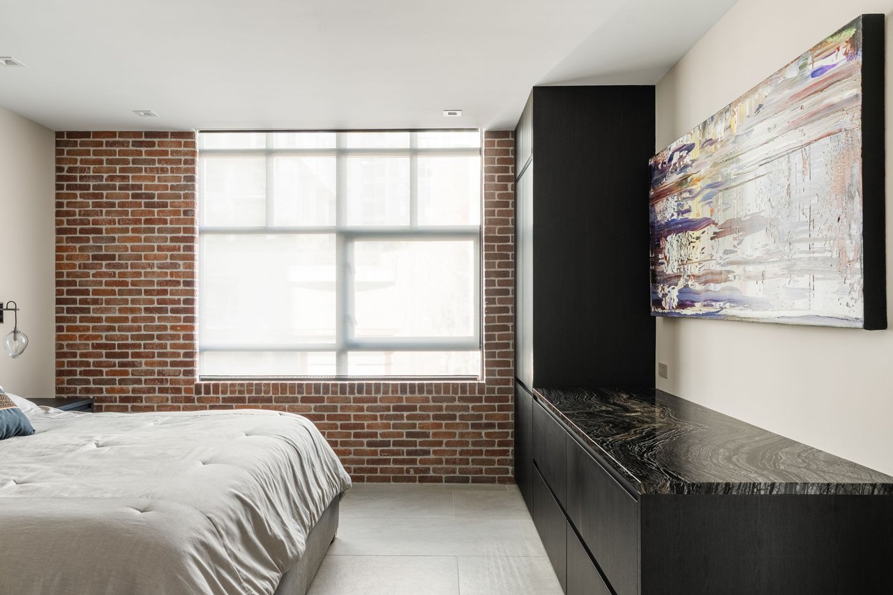 555 Front St, Unit 204