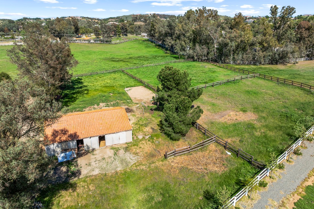 20425 Avenida Castilla