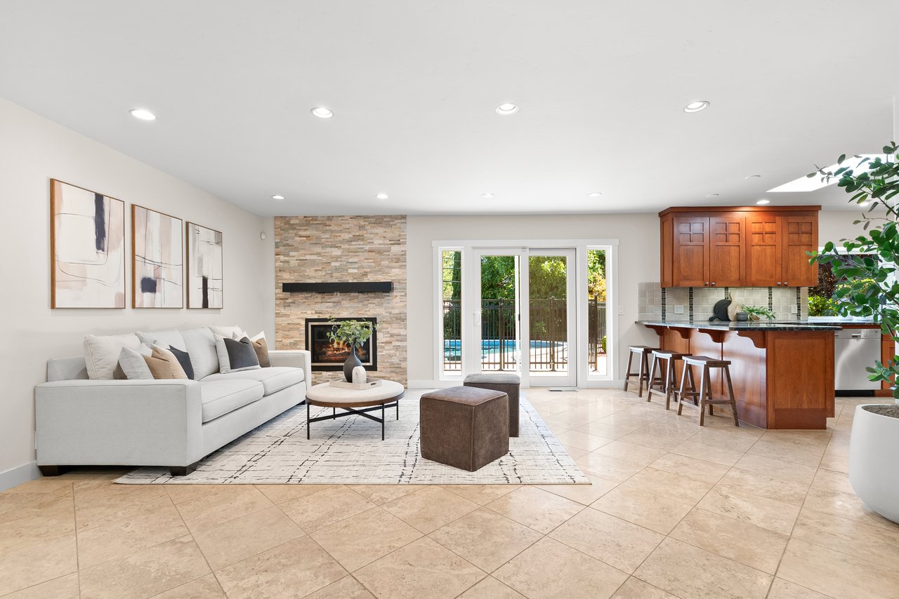 247 Marchmont Dr