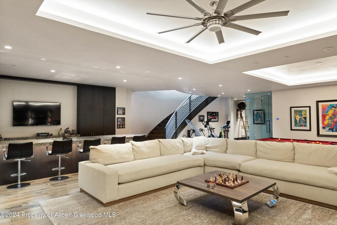 1422 W Buttermilk Road