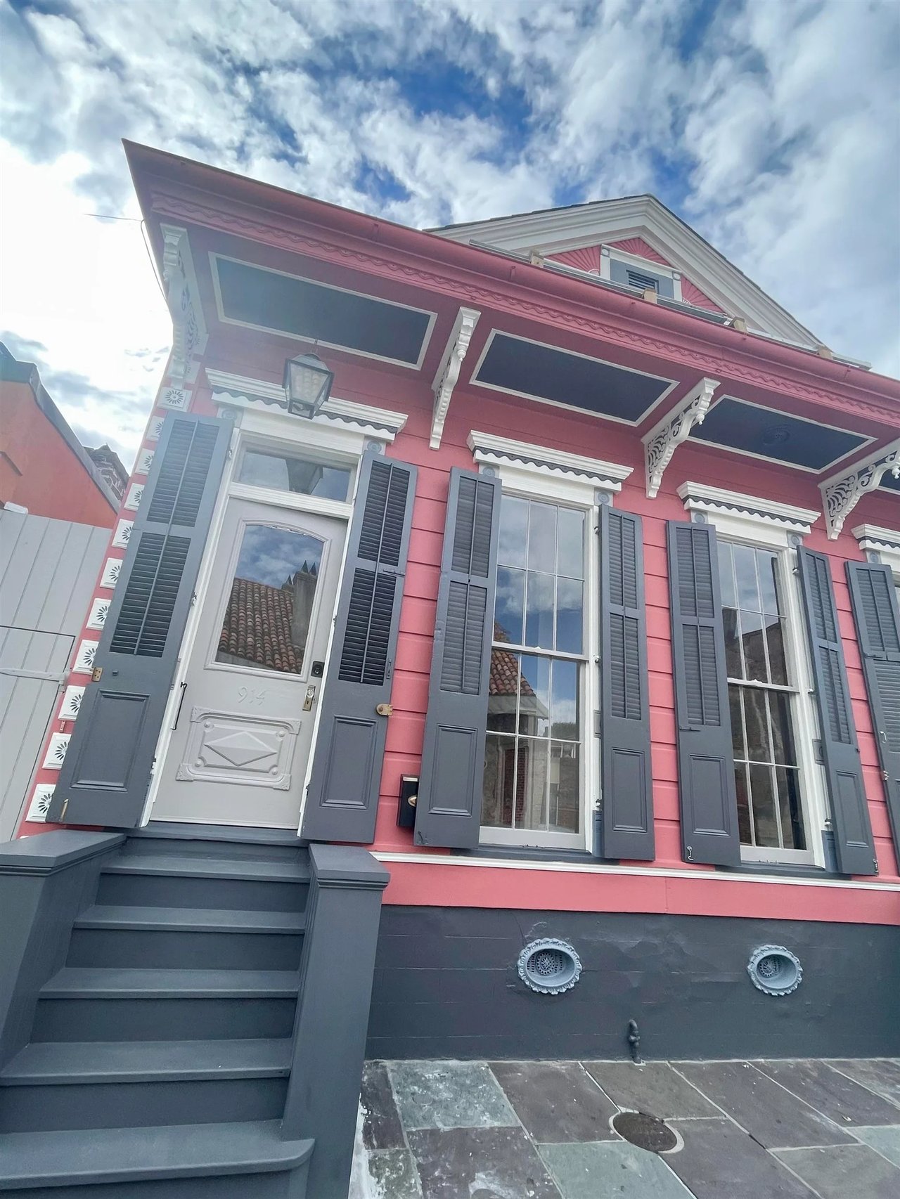 914 Saint Ann St