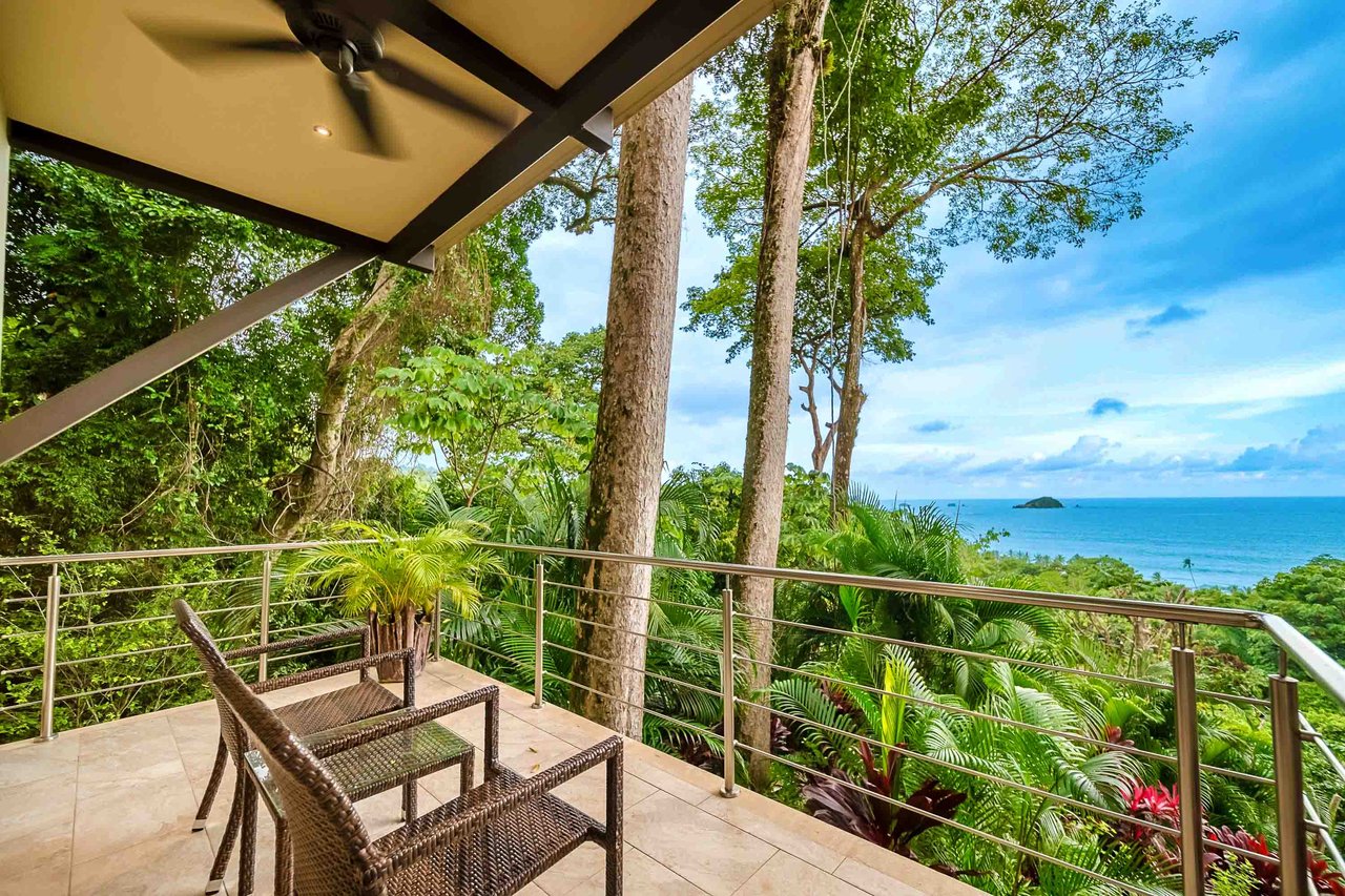Walk to beach Vista Hermosa Estate Lucrative Contemporary Estate