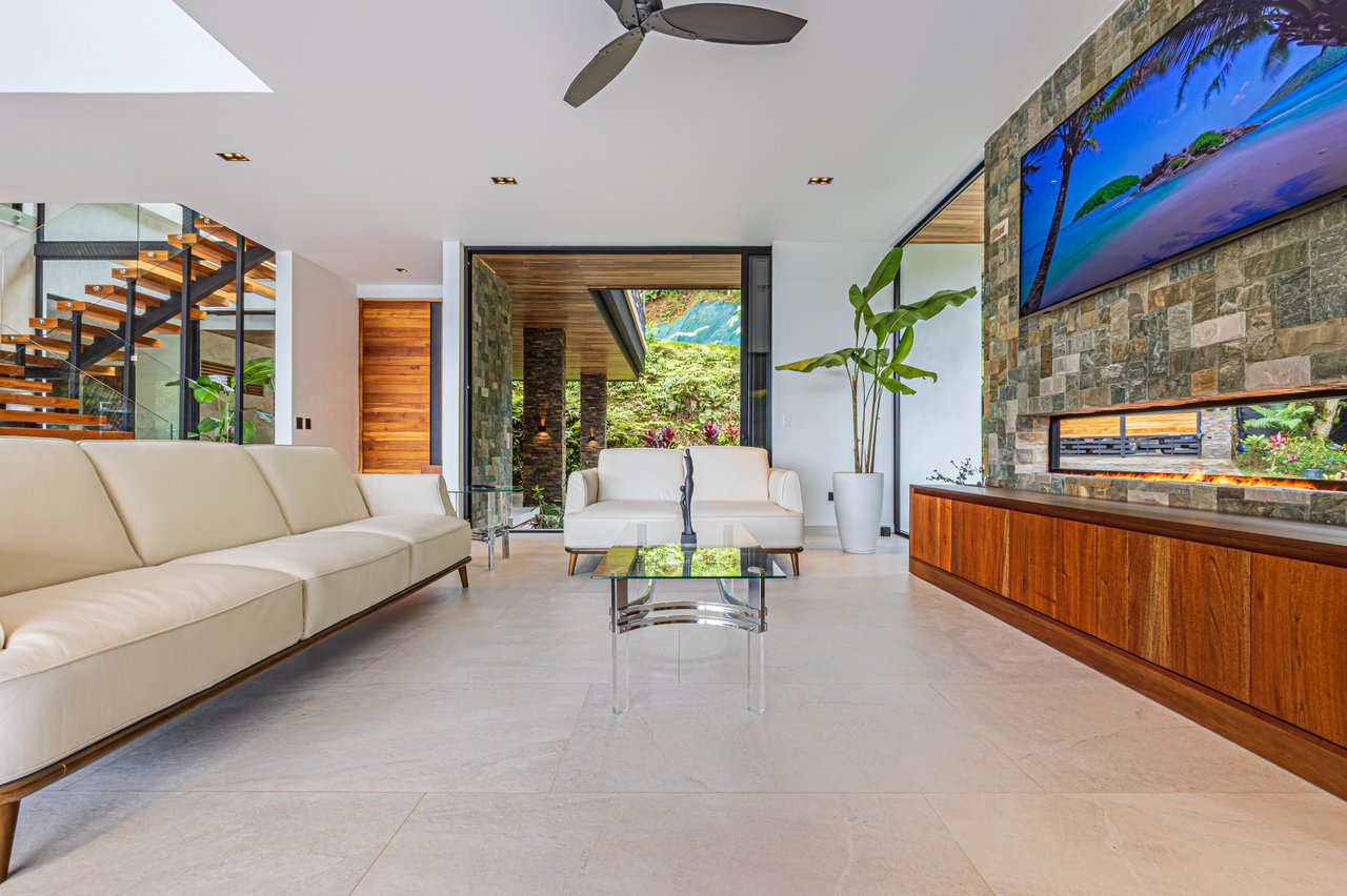 Casa Koules – Architectural 5-Bedroom Oceanview Estate in Prestigious Costa Verde Estates