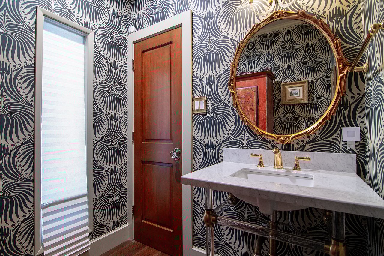 Sanctuary Paradise, N Citrus Ave, 90036