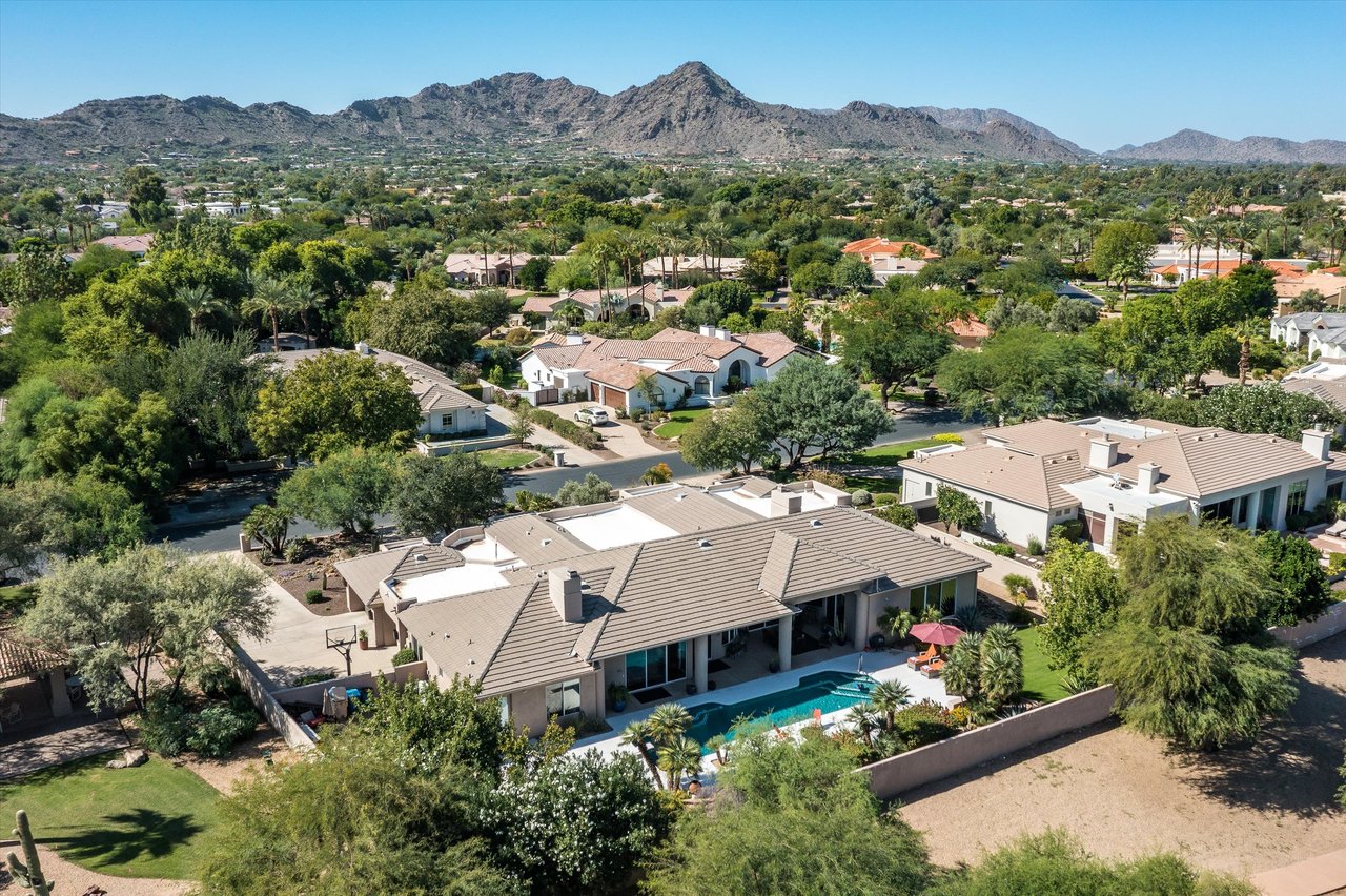 7124 E FOOTHILL Drive