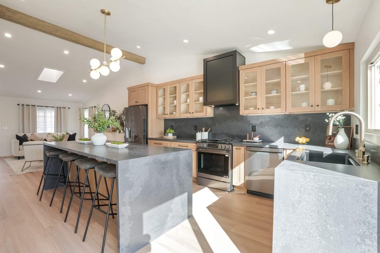 25802 Sycamore Ln, Laguna Hills, CA 92653