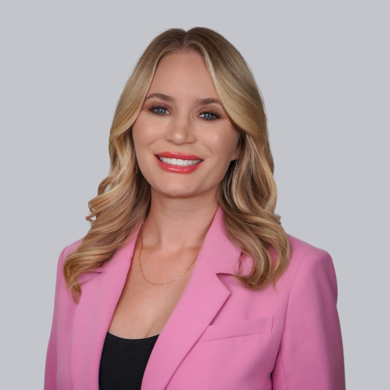 Victoria Sak Frisco, TX Real Estate Agent Headshot