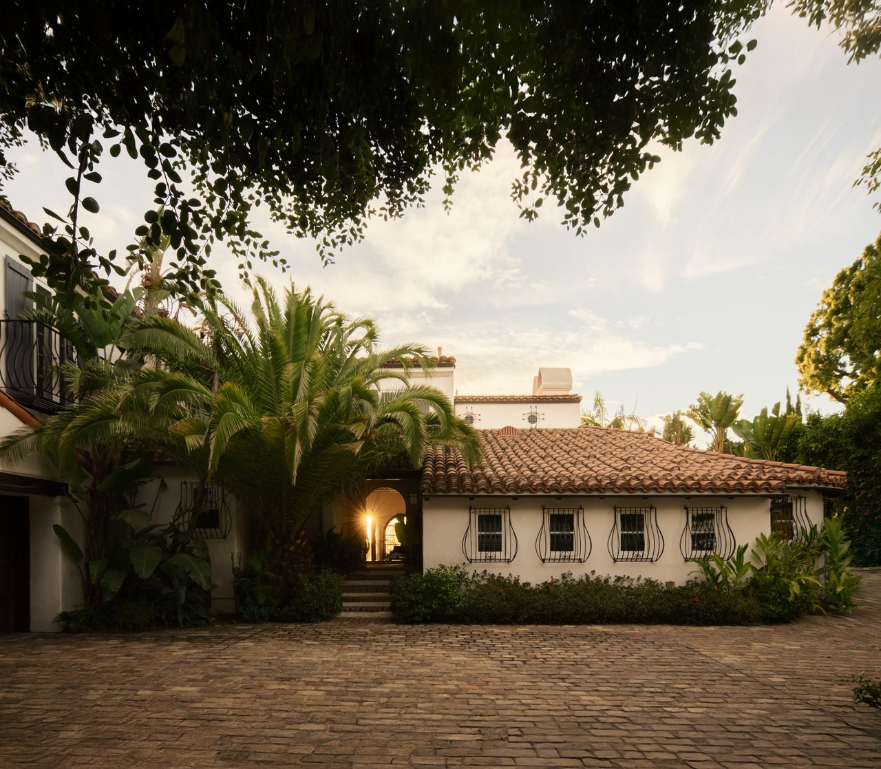 1665 Summitridge Dr, Beverly Hills