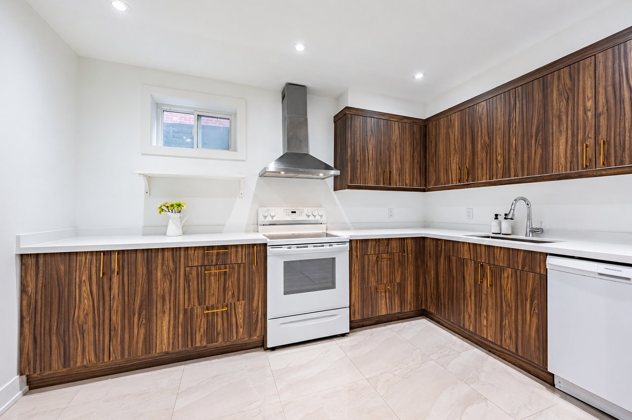 16 Wainwright Ave