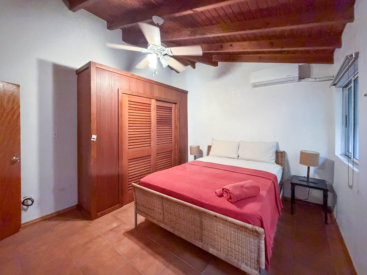 587 Lambert Beach Villa 3 Bedrooms