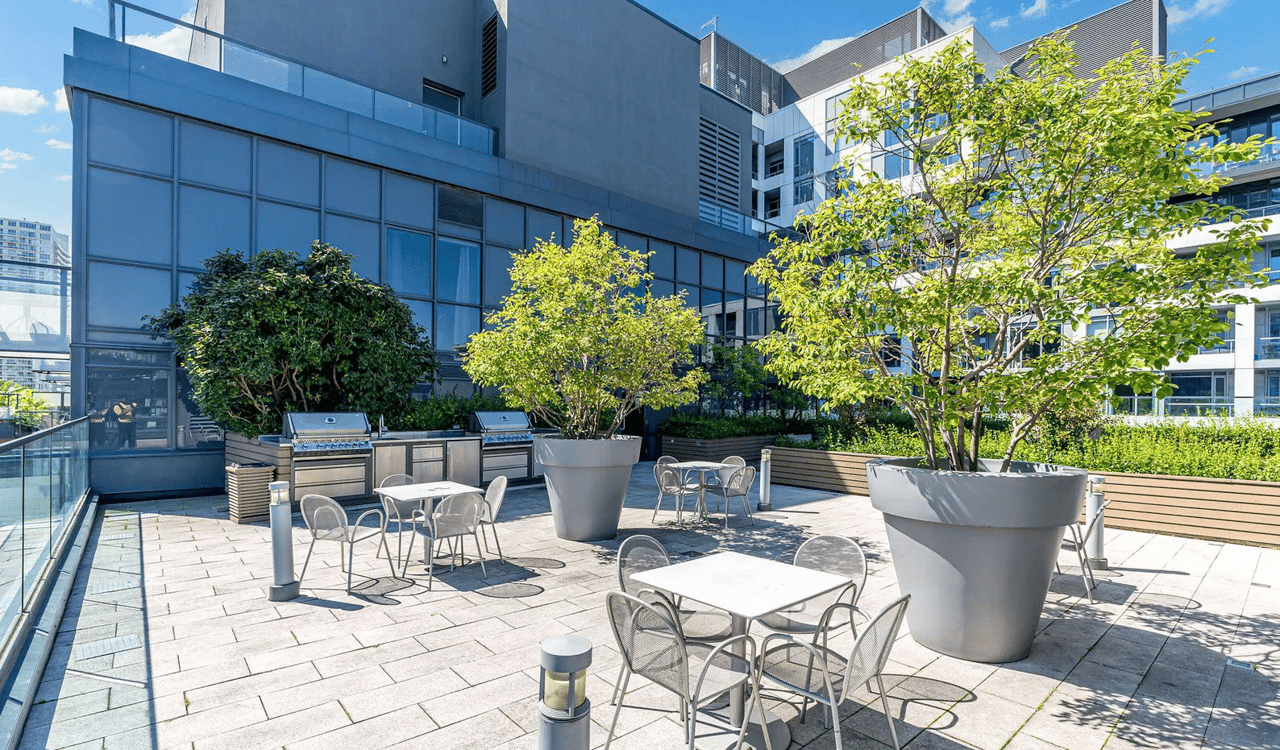 560 Front Street West, Suite 621