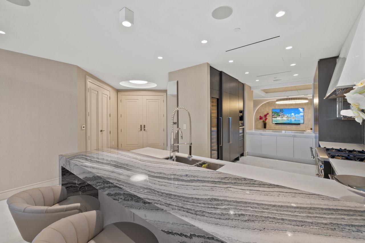 17901 Collins Ave # 3003