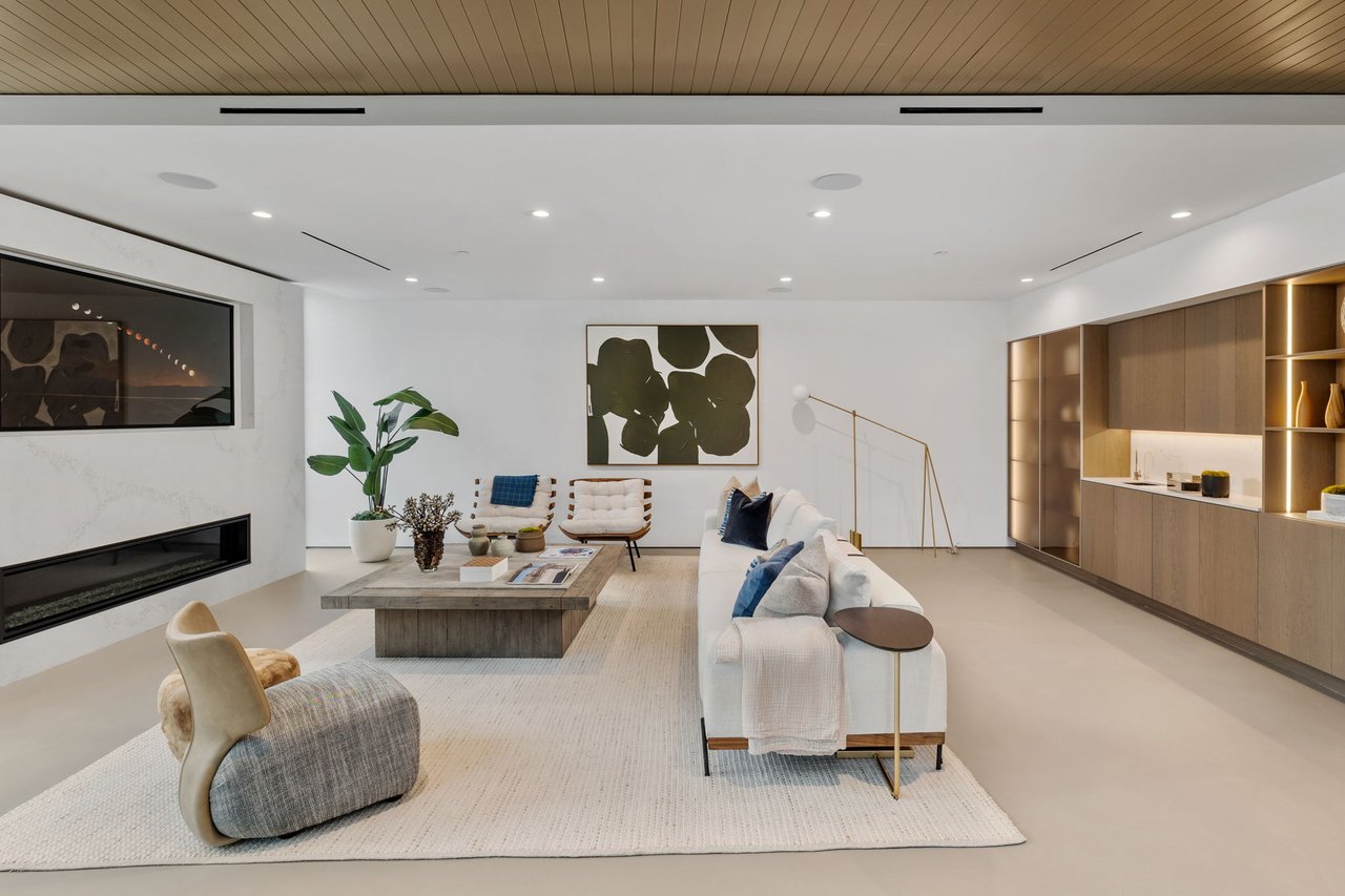 3041 Mountain View