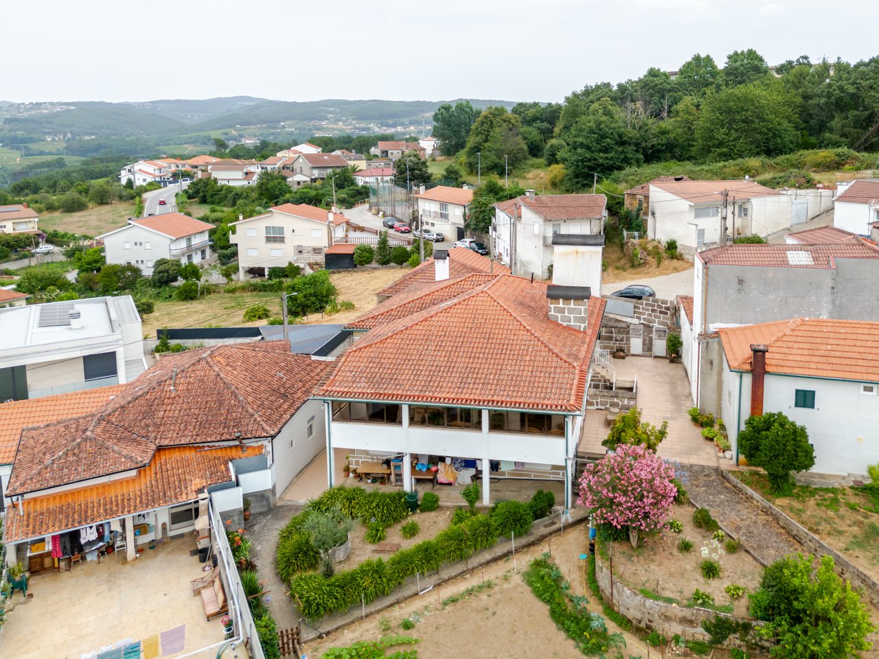 Rustic Four-Bedroom House with Private Land in Folhadela, Vila Real