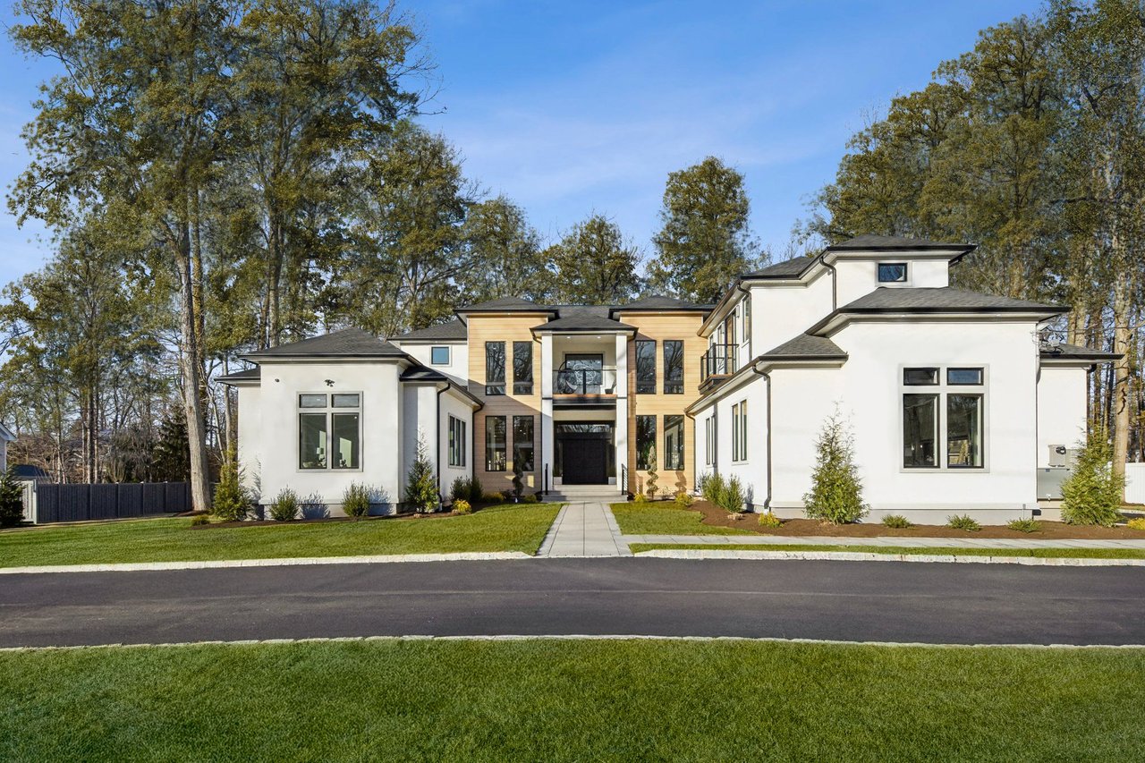 19 Highlander Dr