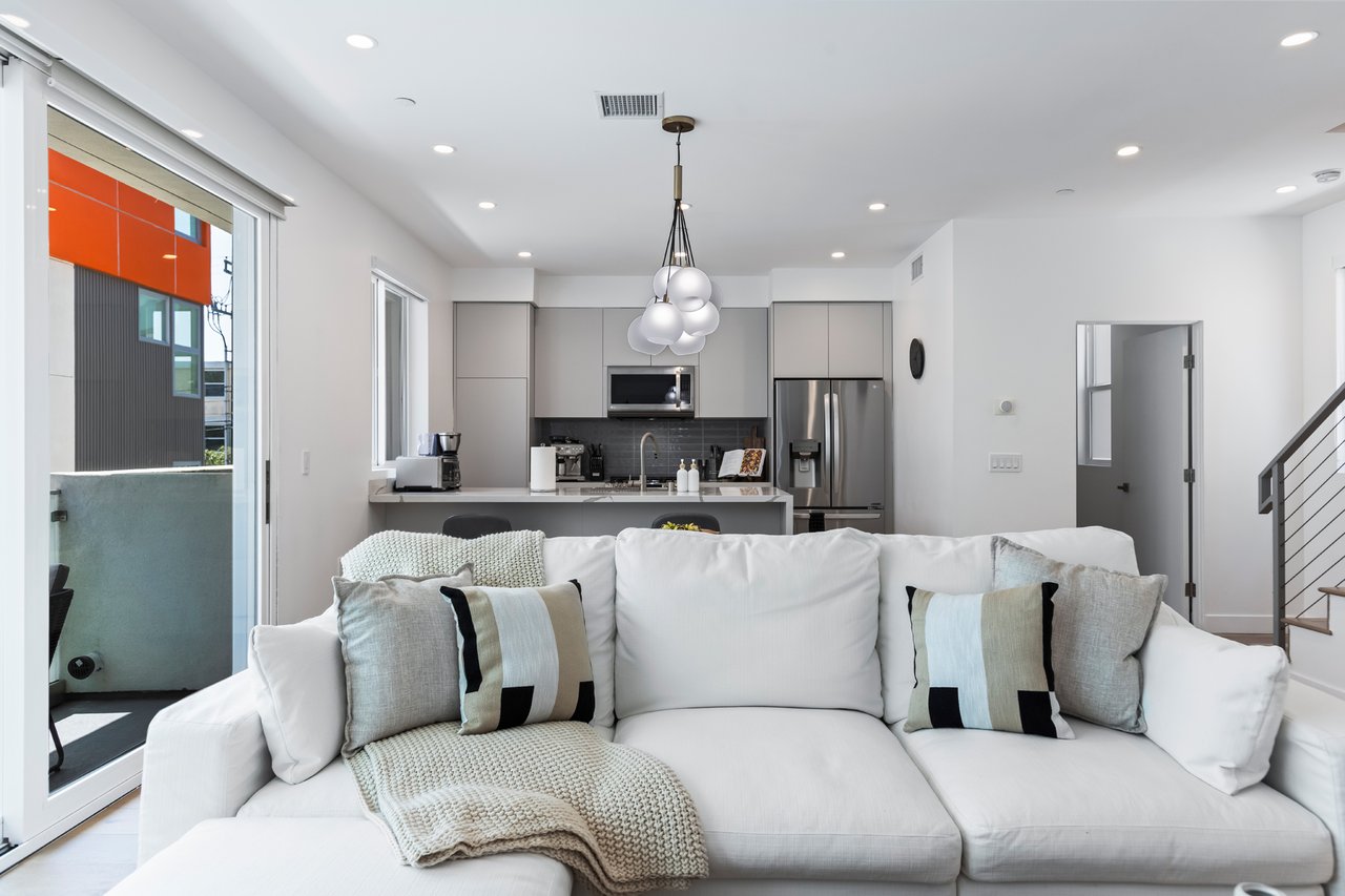 3B/3.5B Designer Home located in Prime Location