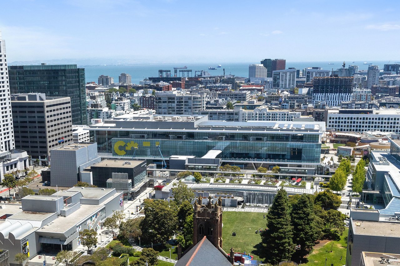 Glass-Walls and Panoramic Views