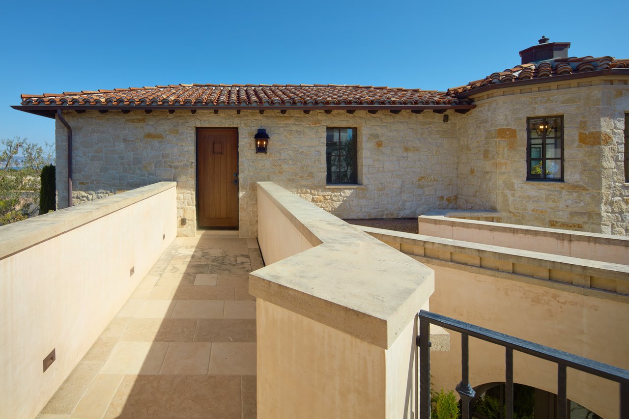 17 Pacific Ridge Place