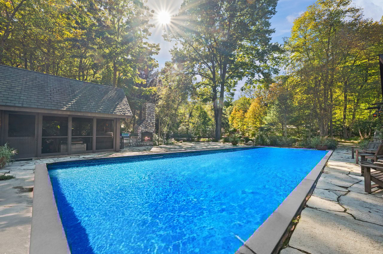 14657 Lakeshore Road