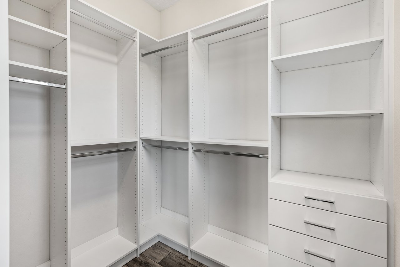 15606 Shorebird Lane