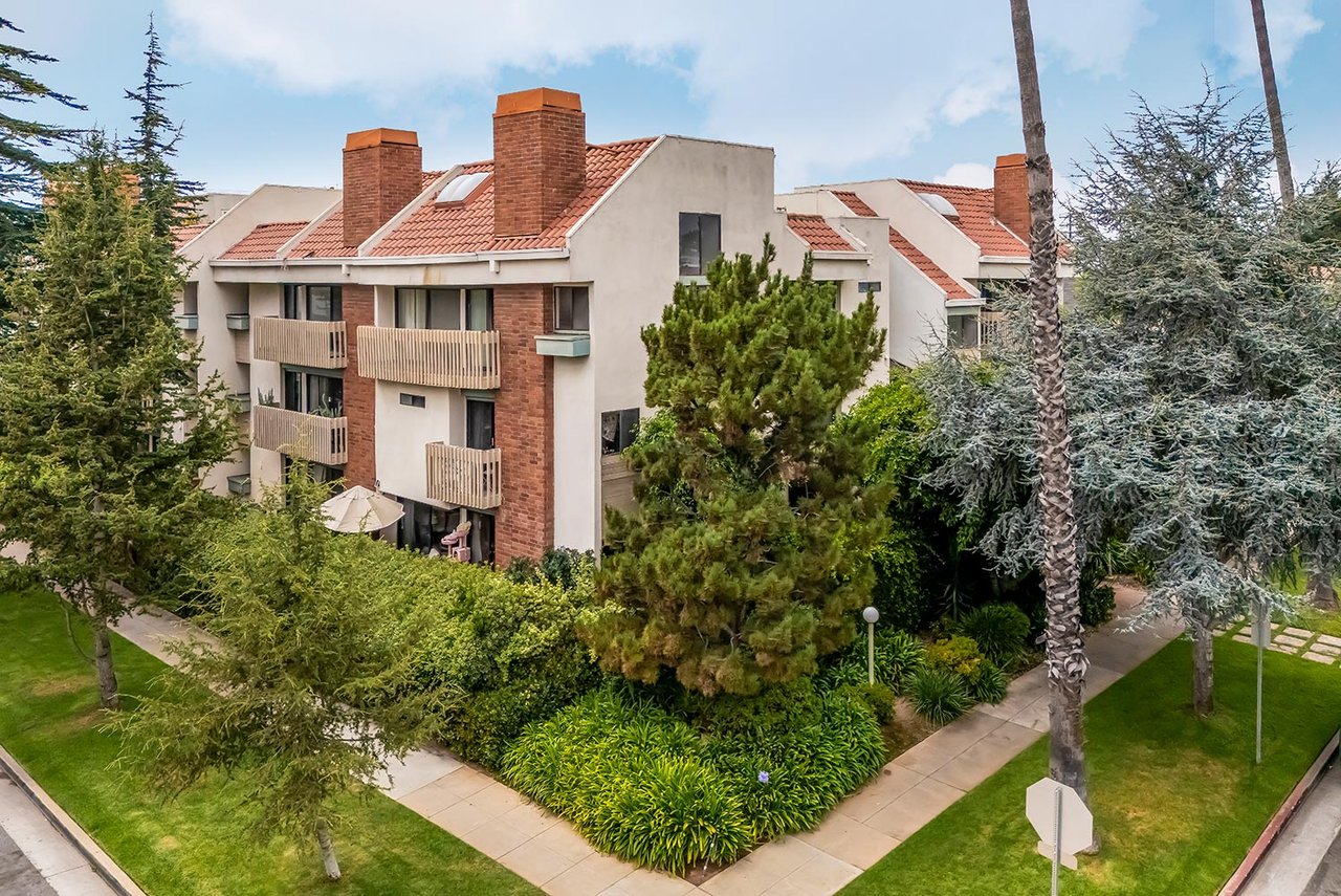 858 12th Street #4