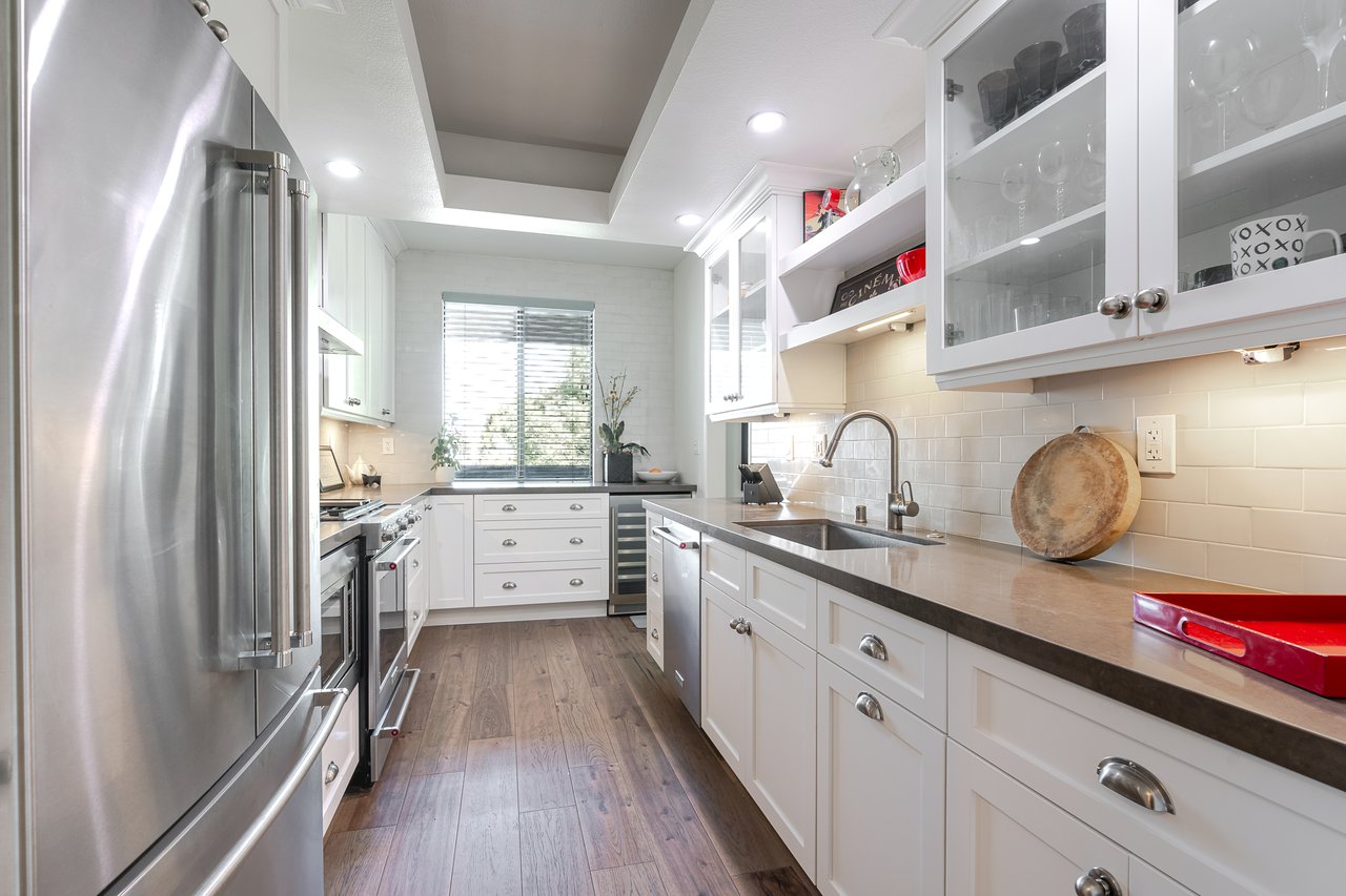 11322 Camarillo #201