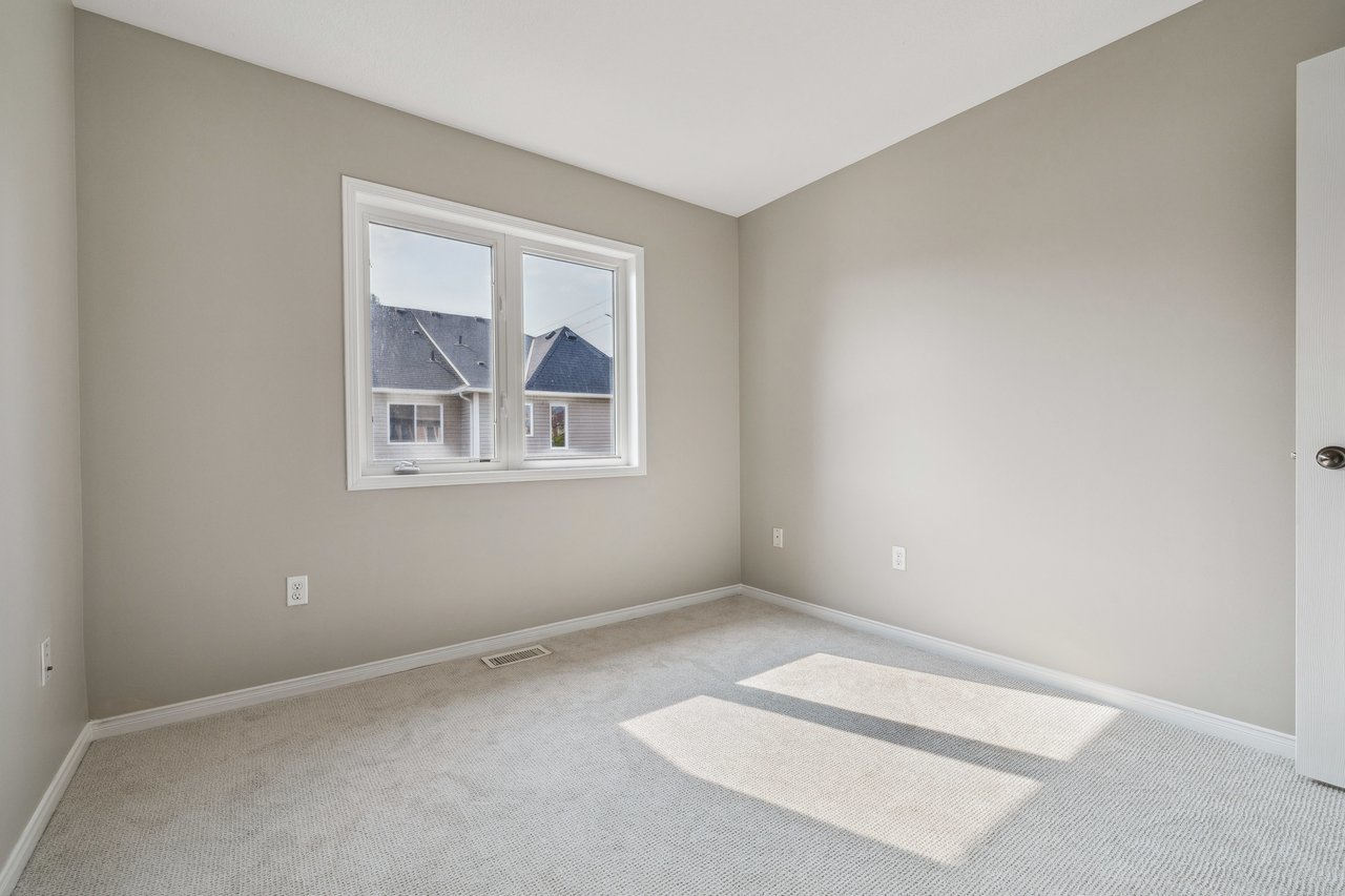Freehold Townhouse on Quiet Court