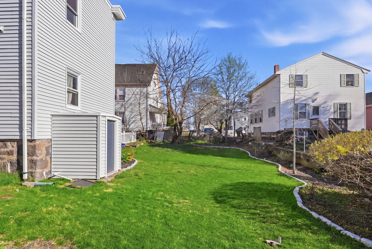 18 Phelps St #1 Salem, MA 