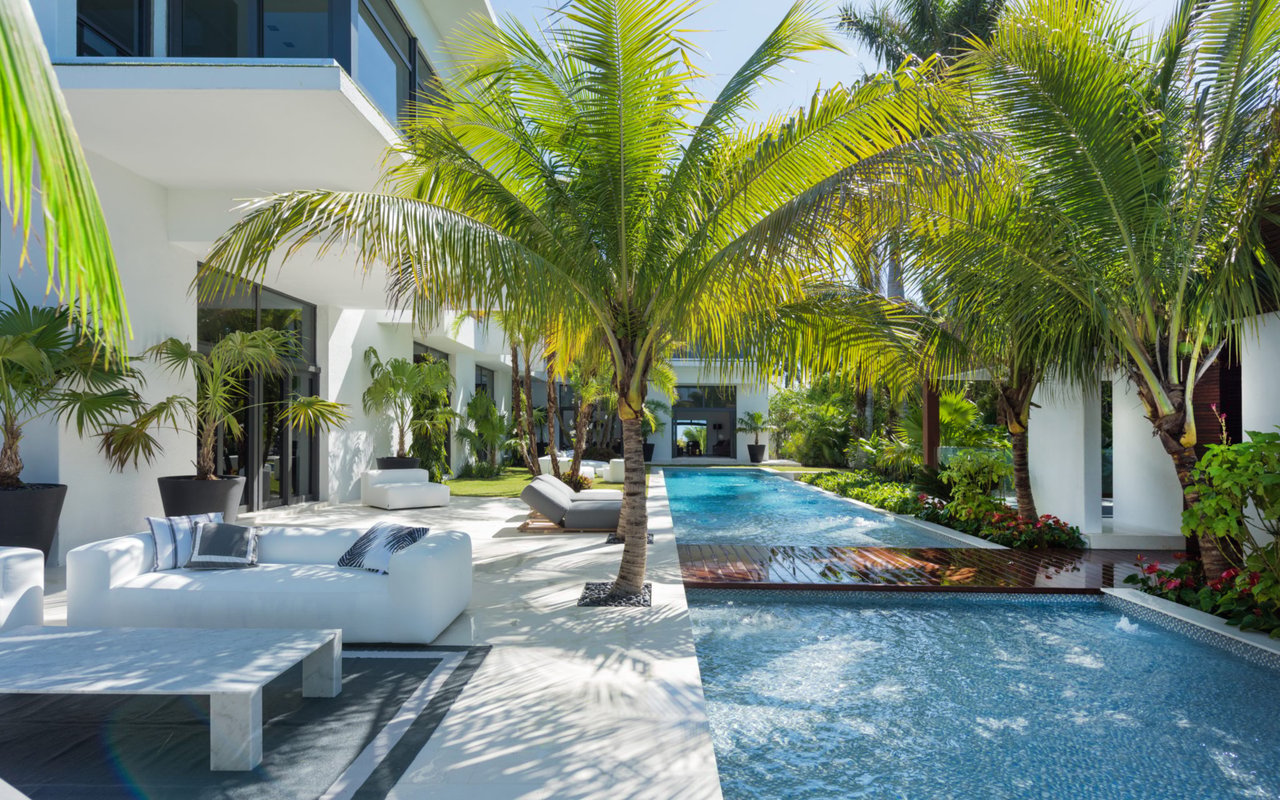 Mansion on North Bay Road Sells for $24.750M
