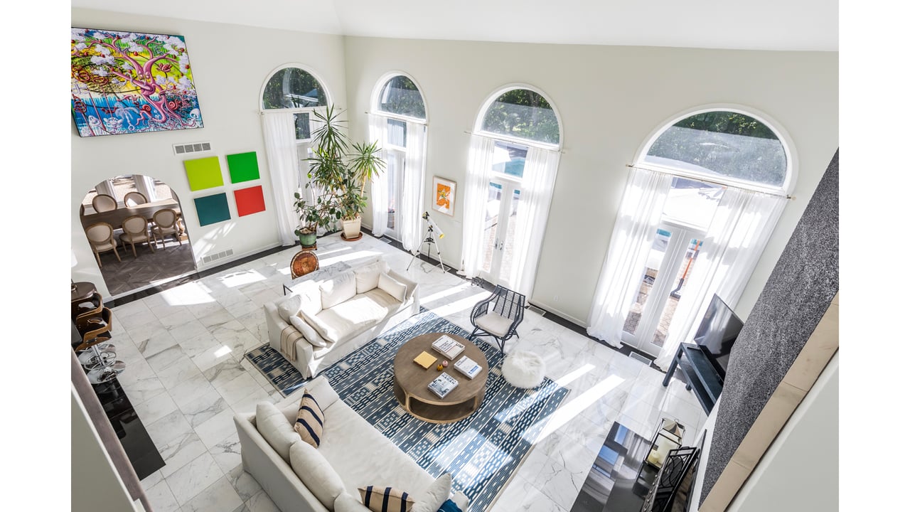 Ideally Situated House (Summer Rental)