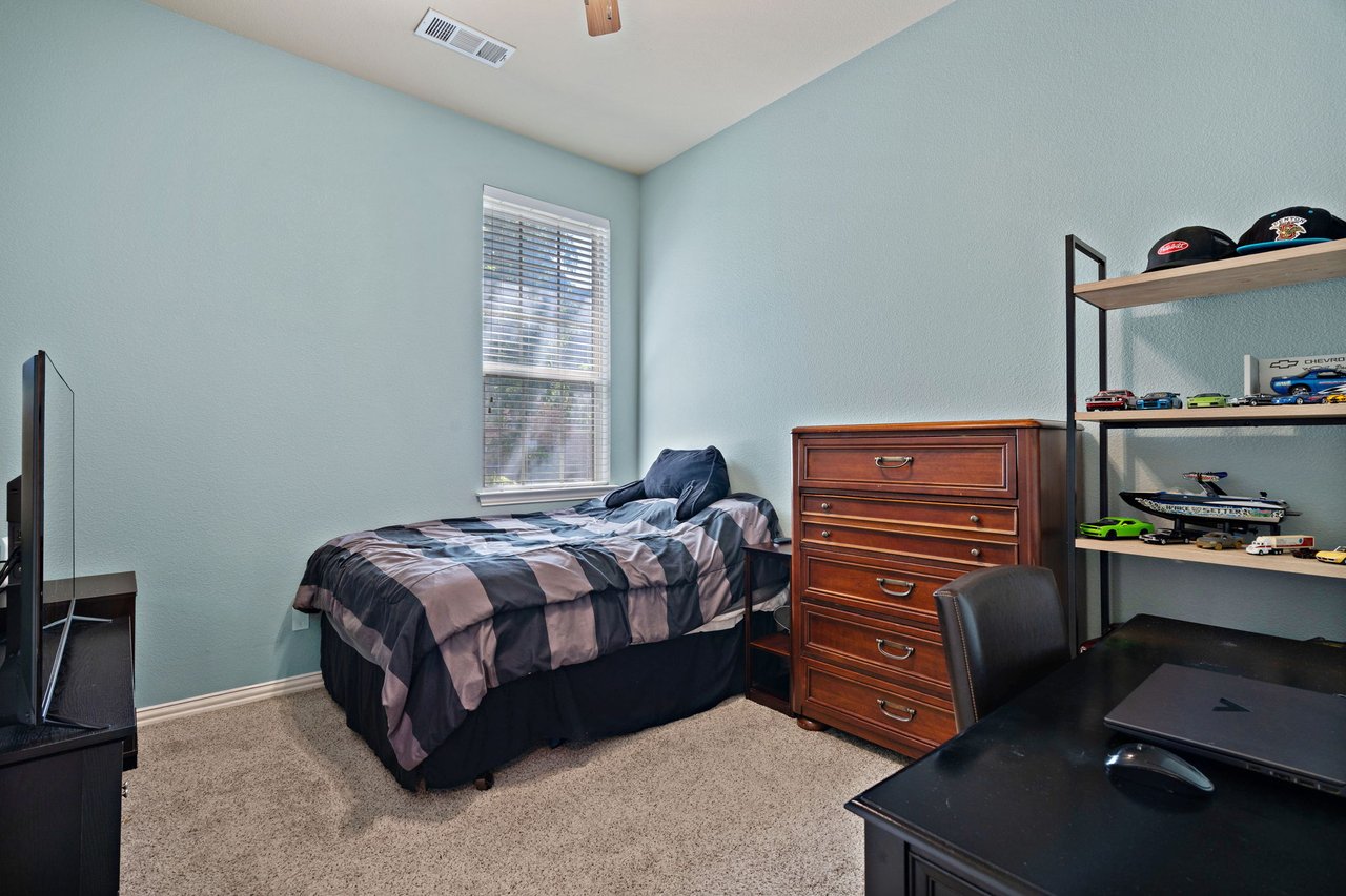 8628 Silverleaf Cir,