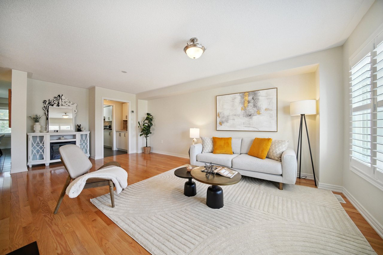 GORGEOUS TOWNHOME
