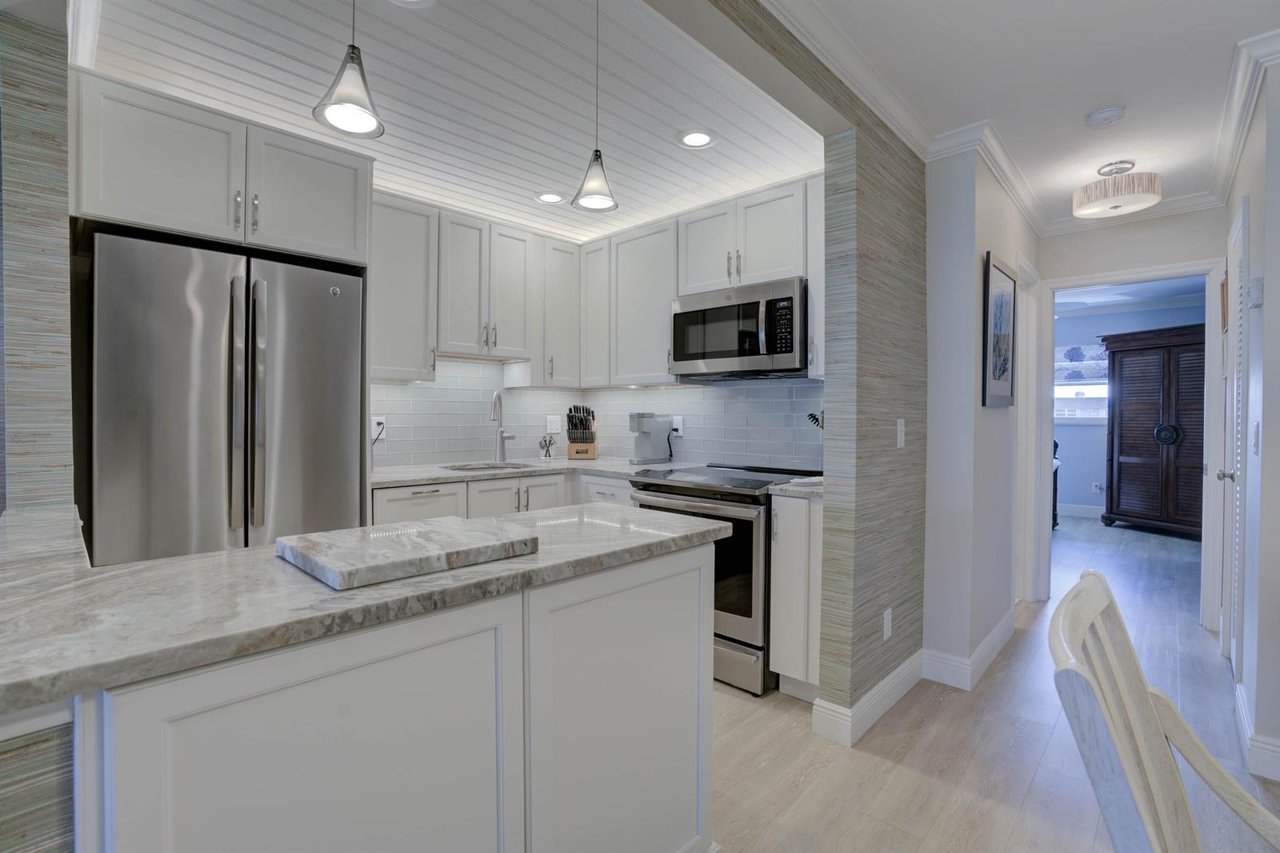 111 Shore Court Ct # 305