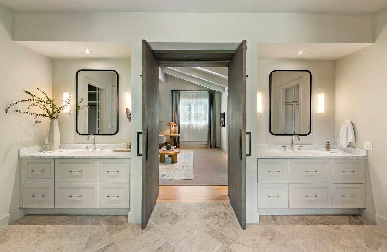 Private, Modern Compound in Premier Ross Location