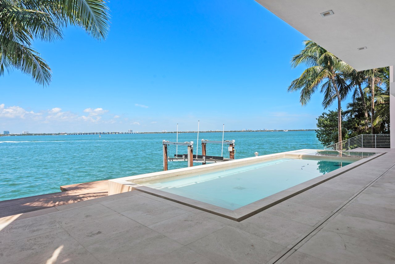 Mansion on N Venetian Way